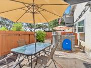 Apartment with terrace and pool Apartment with terrace and pool