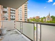 Apartment with terrace and pool