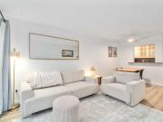 Apartment/Condo For Rent in Kitsilano, Vancouver West