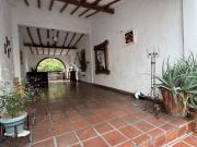 Aparto Quinta, Ubicada en zona privilegiada de Valencia...