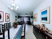 Apê à venda na Praia das Pitangueiras Guarujá /SP