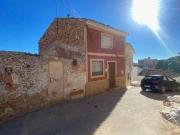 API LUNA AB VENDE CASA EN CALLE LOBO HELLIN
