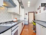 Appartamento 4 camere da letto, Rome Rome 00181 ELS95118565