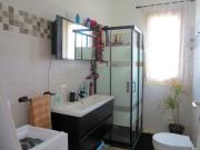 Appartamento al piano primo con giardino in vendita a...
