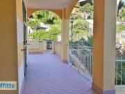 Appartamento arredato con terrazzo Centro