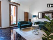 Appartamento con 2 camere da letto in affitto nel Rione... Appartamento con 2 camere da letto in affitto nel Rione...