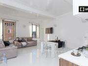 Appartamento con 2 camere da letto in affitto a Trevi, Roma