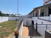 Appartamento con 3 camere da letto in affitto a... Appartamento con 3 camere da letto in affitto a...