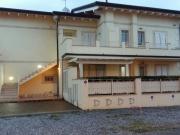 Appartamento con giardino a Montignoso