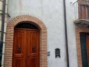 Appartamento con ingresso indipendente in affitto a...