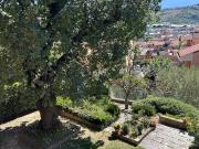 Appartamento con ingresso indipendente in vendita a...