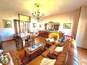 Appartamento con terrazzo a Massa