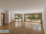 Appartamento con terrazzo e piscina