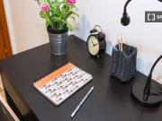 Appartamento condiviso con 4 camere da letto a Bande...