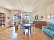 Appartamento di 105 m con 5 locali e box auto in vendita...