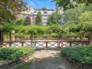 Appartamento di 300 m con più di 5 locali e box auto...