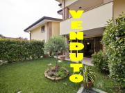 APPARTAMENTO di 3 vani e di 111 mq CAVENAGO DI BRIANZA...