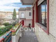 Appartamento di 76 m con 2 locali e posto auto in...