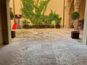 Palazzo di 1000 m² in vendita Reggio Emilia, Italia