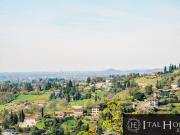 Appartamento di lusso di 196 m² in vendita via Simone...