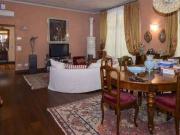 Appartamento di lusso di 270 m² in vendita Reggio...