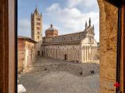 Appartamento di prestigio e 5 affacci su piazza e...