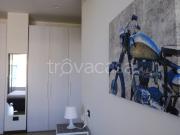 Appartamento in affitto a Milano via Corno di Cavento,...