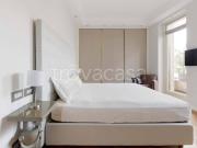 Appartamento in affitto a Milano via Montebello,...