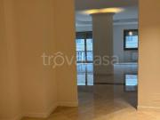 Appartamento in affitto a Milano via Pietro Verri, 8,...