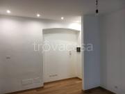 Appartamento in affitto a Milano via Raffaello Sanzio,...