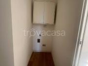 Appartamento in affitto a Milano via Solari, 6,...