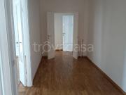 Appartamento in affitto a Milano via Torino, 22,...