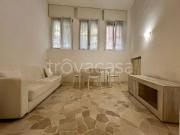 Appartamento in affitto a Milano via Venosa, 1,...