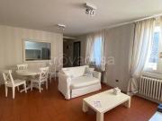 Appartamento in affitto a Modena via Luigi Carlo Farini,...