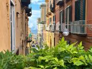 Appartamento in affitto a Napoli via Arco Mirelli,...