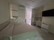 Appartamento in affitto a Napoli via Carlo De Cesare,...