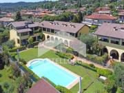 Appartamento in affitto a Padenghe sul Garda via...