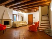 Appartamento in Affitto a Verona Centro Storico