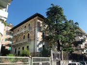 Appartamento in affitto a Verona via Valdonega,...