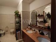 Appartamento in affitto ad Ancona via lambro, box,...