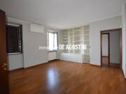 Appartamento in affitto ad Arona corso Cavour, fronte...