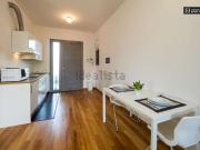 Appartamento in affitto di 10 m² in Via Enrico Cosenz