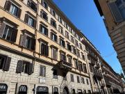 Appartamento in affitto di 110 m² in Via dei Due Macelli