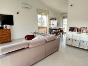 Appartamento in affitto di 111 m² in Via Vecchia Napoli