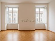 Appartamento in affitto di 119 m² in Via Rugabella