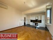 Appartamento in affitto di 120 m² in Via Spartaco, 38