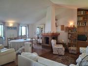 Appartamento in affitto di 123 m² in Via Albert Grenier