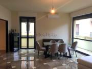 Appartamento in affitto di 125 m² in Via Varese