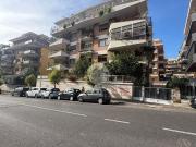 Appartamento in affitto di 130 m² in Via Ugo de Carolis, 55