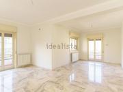 Appartamento in affitto di 132 m² in Via Vecchia Ognina